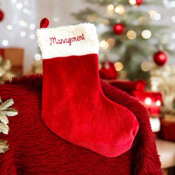 Maak de kerstversiering compleet met gepersonaliseerde kerstsokken. Kerstsokken kunnen aan de open haard of ergens anders in huis worden opgehangen. De kerstsokken van SaZuDesigns zijn handgemaakt en kunnen worden voorzien van een geborduurde naam.