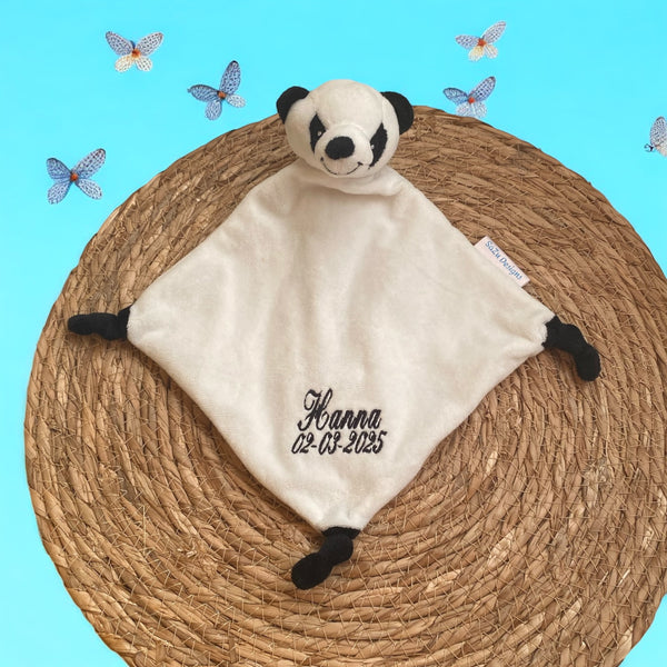 Zacht knuffeldoekje met pandabeertje – gepersonaliseerd met naam en geboortedatum, perfect kraamcadeau