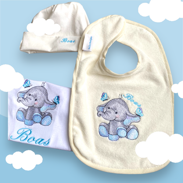 Deze cadeauset bestaat uit een handgemaakt mutsje met geborduurde naam, een slabbetje met geborduurde olifant en naam van de baby en een rompertje met hetzelfde olifantje en naam.Echt een leuke set om cadeau te geven als kraamcadeautje.