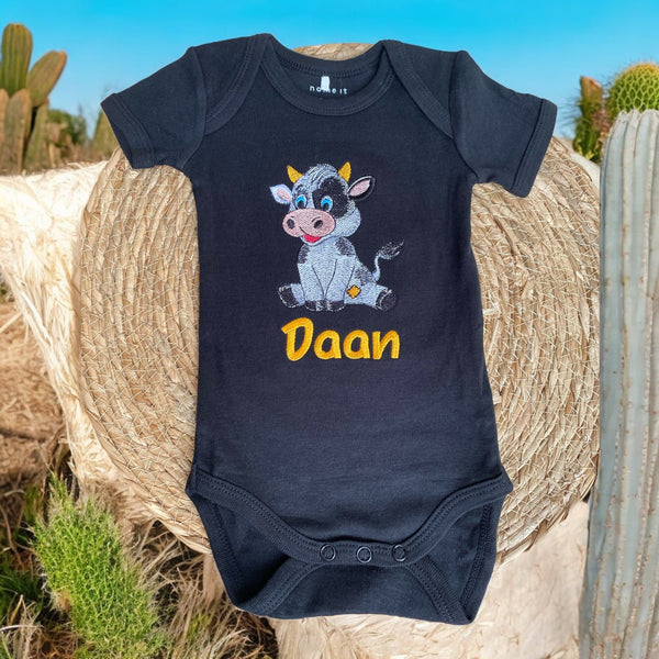 Schattig kraamcadeau: geborduurde gepersonaliseerde romper met exclusief koe-design.