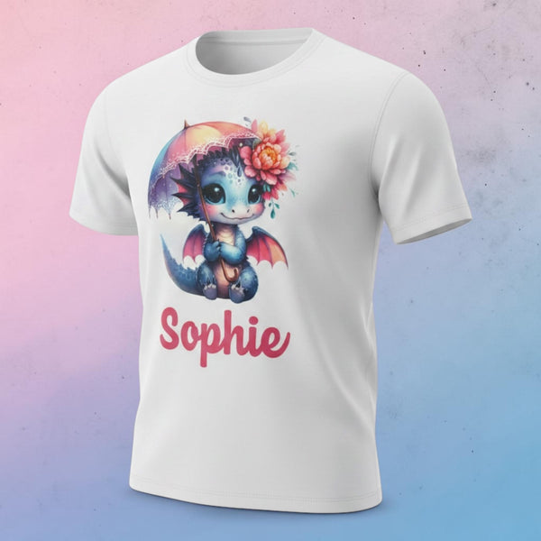 Gepersonaliseerd kinder T-shirt met illustratie van een draakje met kleurrijke parasol. Ontworpen en bedrukt door SaZuDesigns.