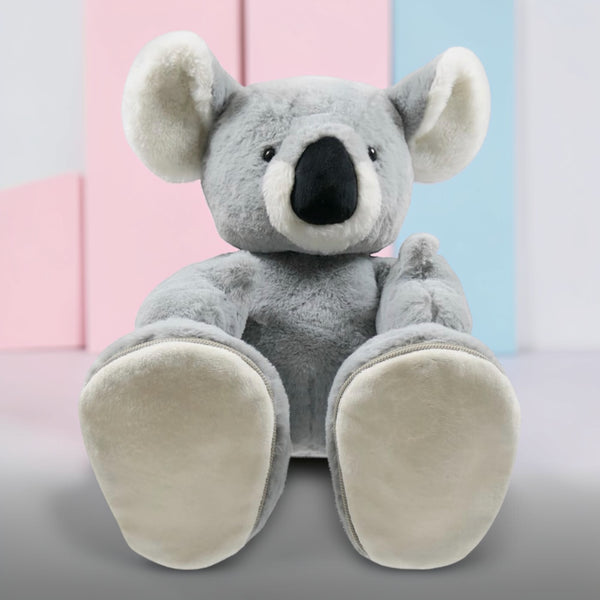 Een geboorteknuffel is een uniek en origineel kraamcadeautje. Zeker als u de geboorteknuffel laat personaliseren met de naam en de geboortedatum van de nieuwe baby. Op deze beer wordt op het ene voetje de naam en op het andere voetje de geboortedatum geborduurd. Een blijvend cadeau dus.