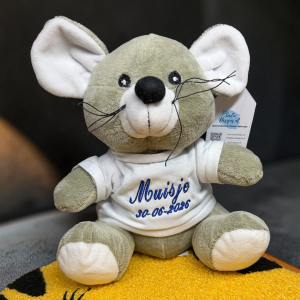 Gepersonaliseerde muis knuffel met naam en geboortedatum