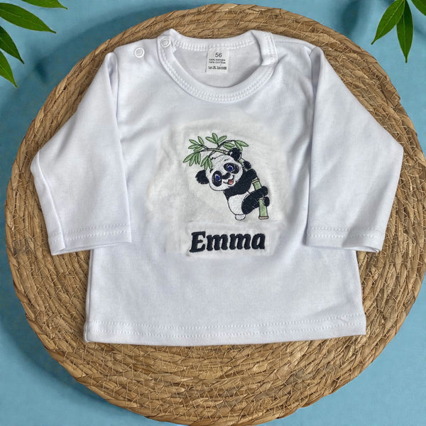 Gepersonaliseerd wit babyshirt met geborduurde Panda en naam, handgemaakt van zacht katoen – SaZu Designs