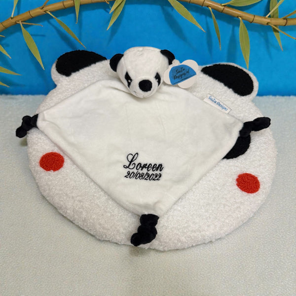 Zacht knuffeldoekje met pandabeertje – gepersonaliseerd met naam en geboortedatum, perfect kraamcadeau