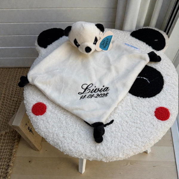 Zacht knuffeldoekje met pandabeertje – gepersonaliseerd met naam en geboortedatum, perfect kraamcadeau