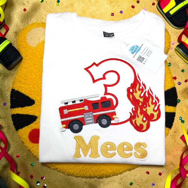 Gepersonaliseerd brandweer verjaardagshirt met naam en leeftijd voor kinderen
