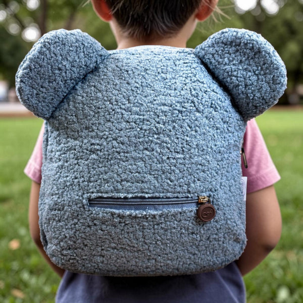 Gepersonaliseerd teddy kinder rugzakje met naam  op de voorkant geborduurd