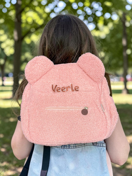 Gepersonaliseerd teddy kinder rugzakje met naam  op de voorkant geborduurd