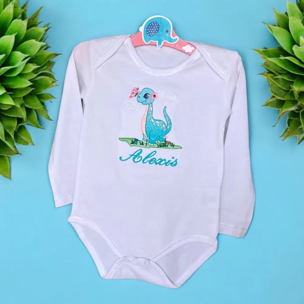 Gepersonaliseerd baby rompertje met geborduurde dino. Leuk als set met het bijpassende broekje, korte broekje of rokje.Het rompertje met naam is een leuk kraamcadeau, maar als set is het een uniek geboortecadeautje.